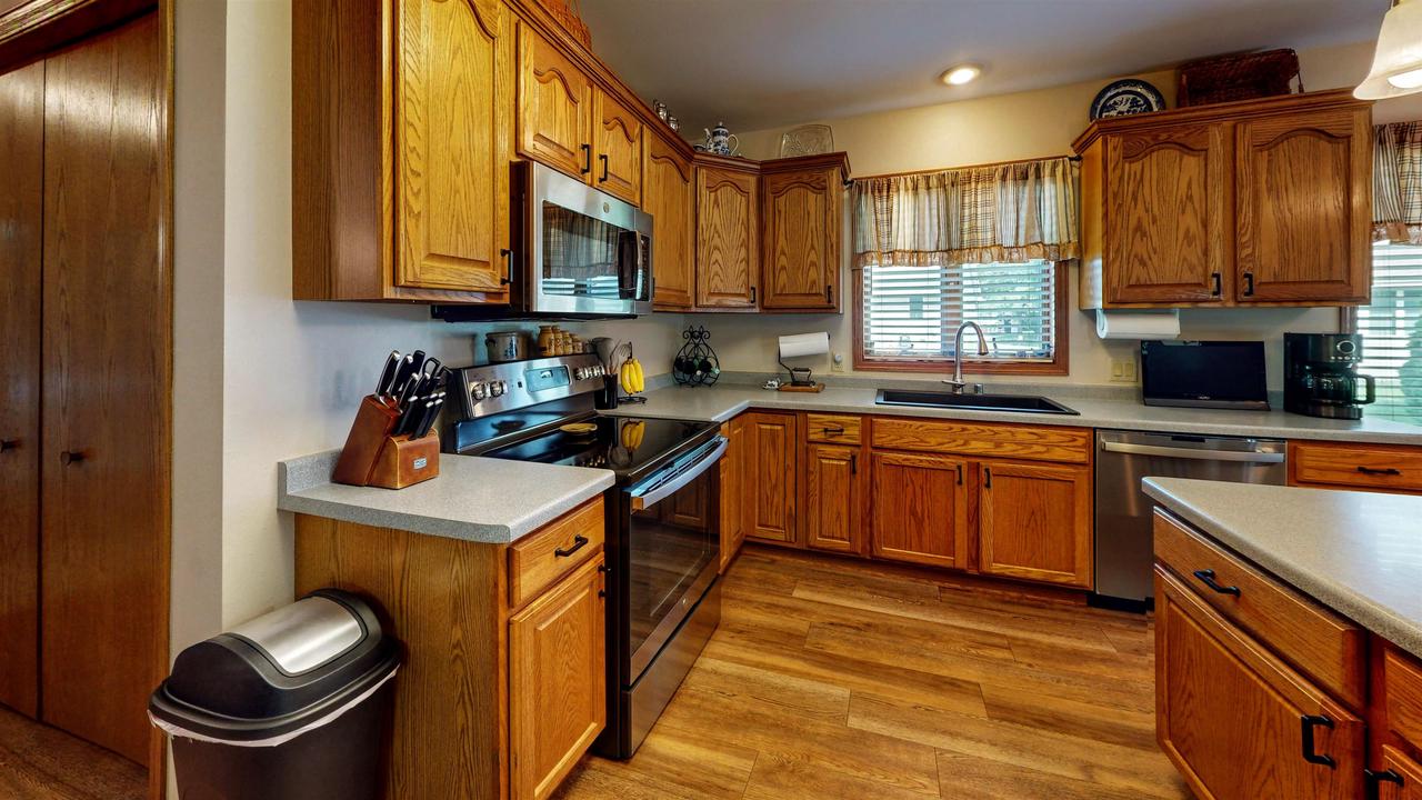 1505 Raveen STREET, Fort Atkinson, WI 53538 — photo 2