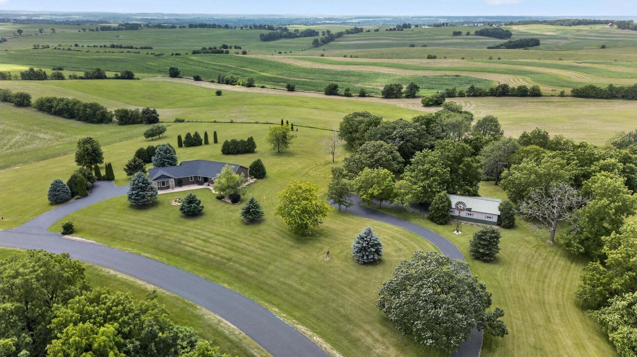 N7795 + L11 Panorama Road — photo