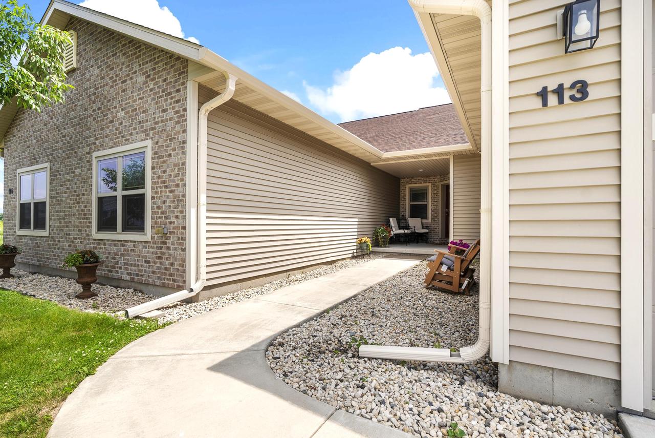 113 Community DRIVE, Fall River, WI 53932 — photo 2