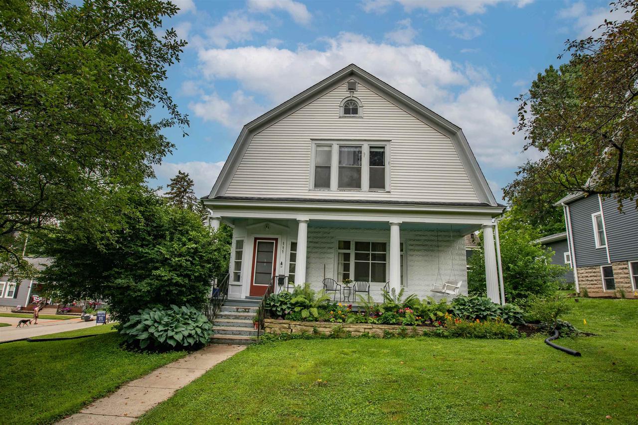 111 S Iowa Street — photo