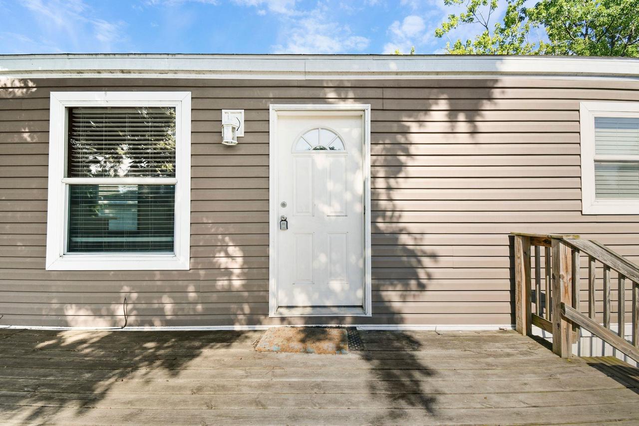 808 Charles Lane — photo