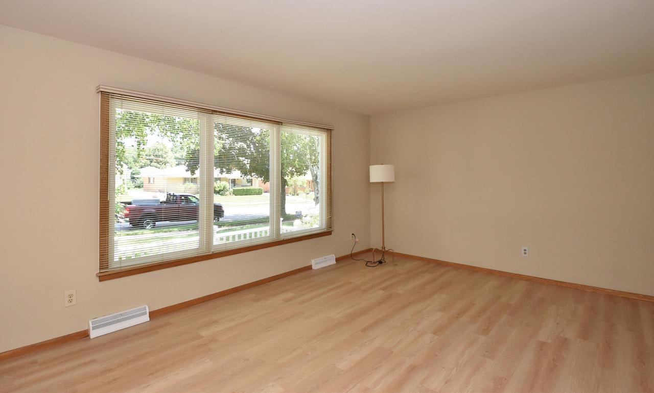 48 Virginia STREET, Racine, WI 53405 — photo 3