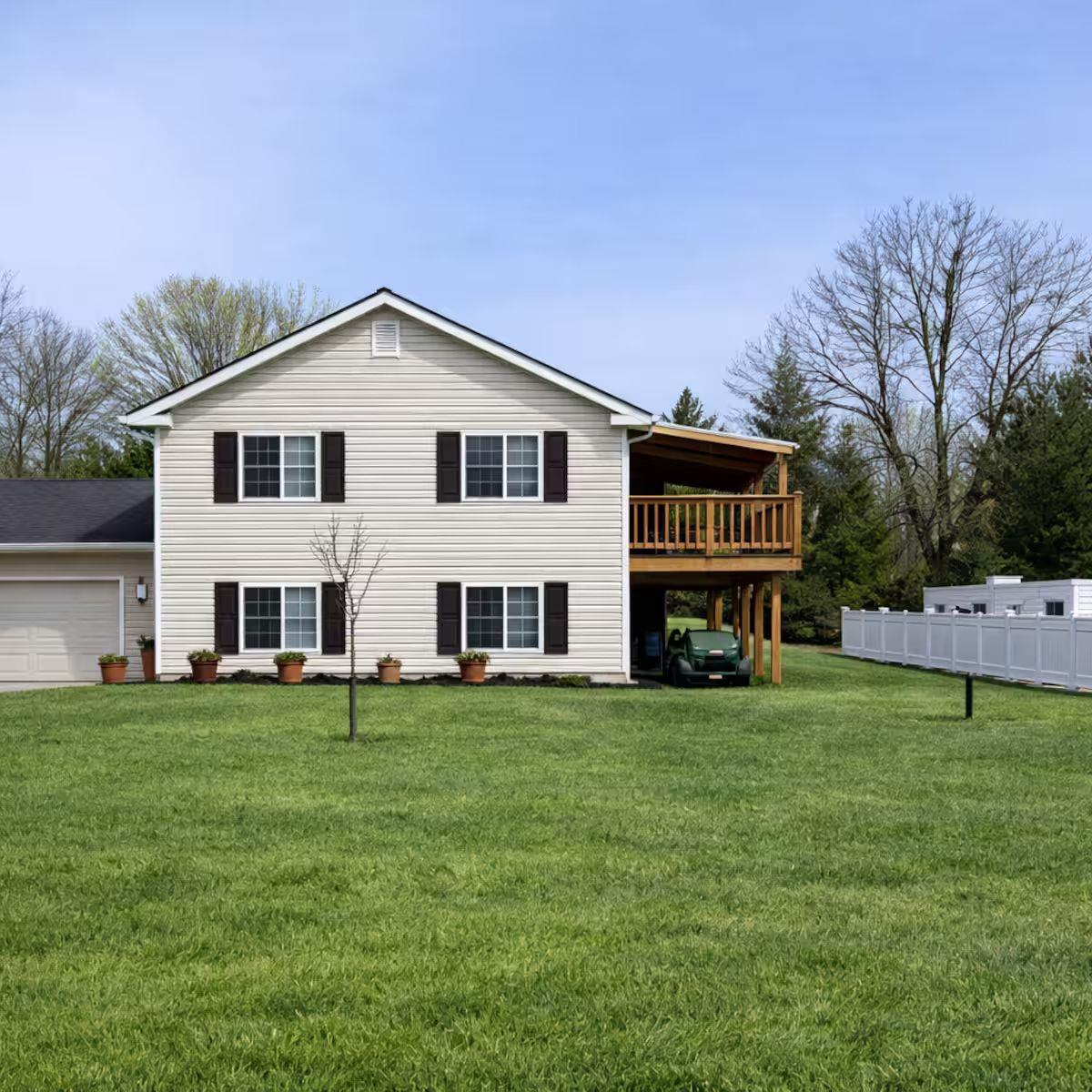 906 Golden Drive — photo