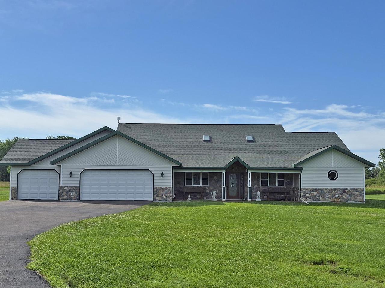 12050 Wren Road — photo