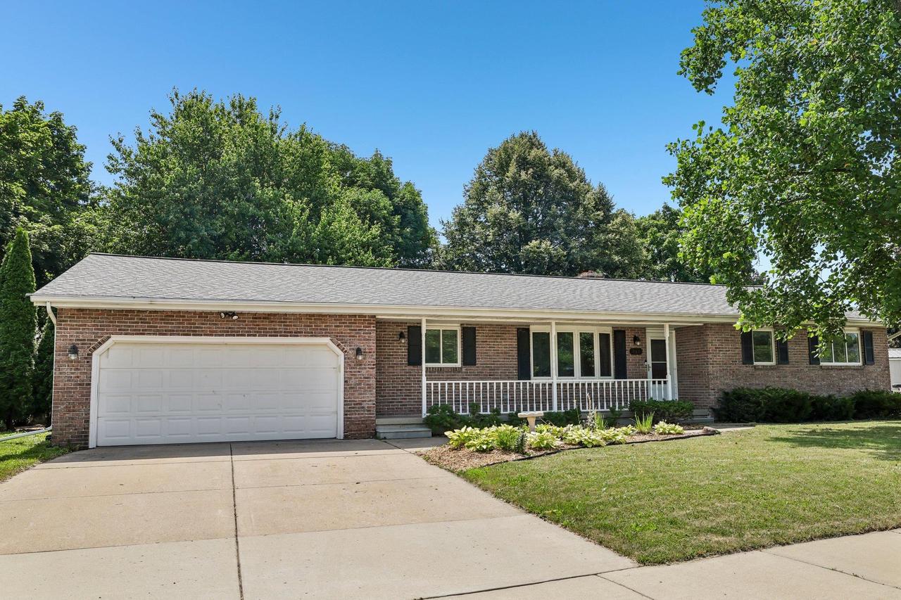 435 Baitinger Court — photo