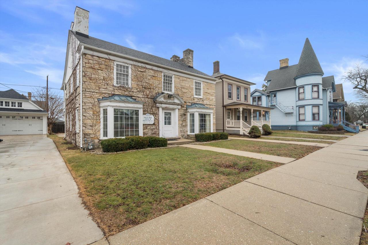 917 Main STREET, Racine, WI 53403 — photo 3