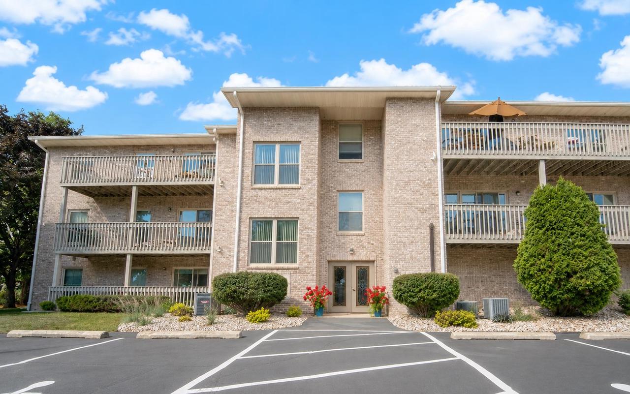 1600 Rustic Oaks Court 23 — photo