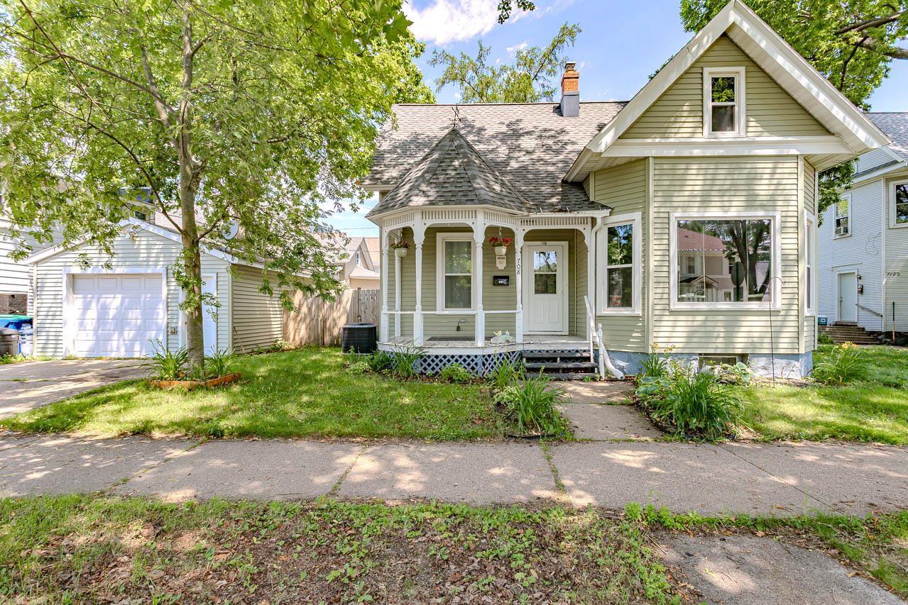 708 MC Indoe Street — photo