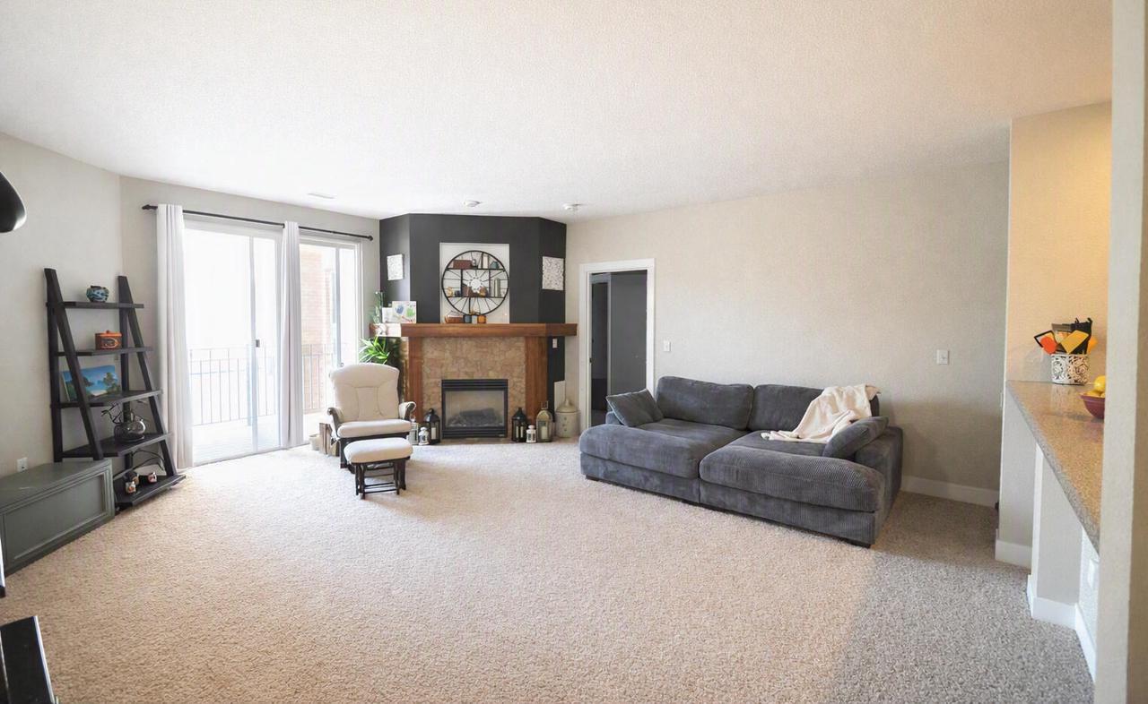 15295 W Library Lane 213 — photo