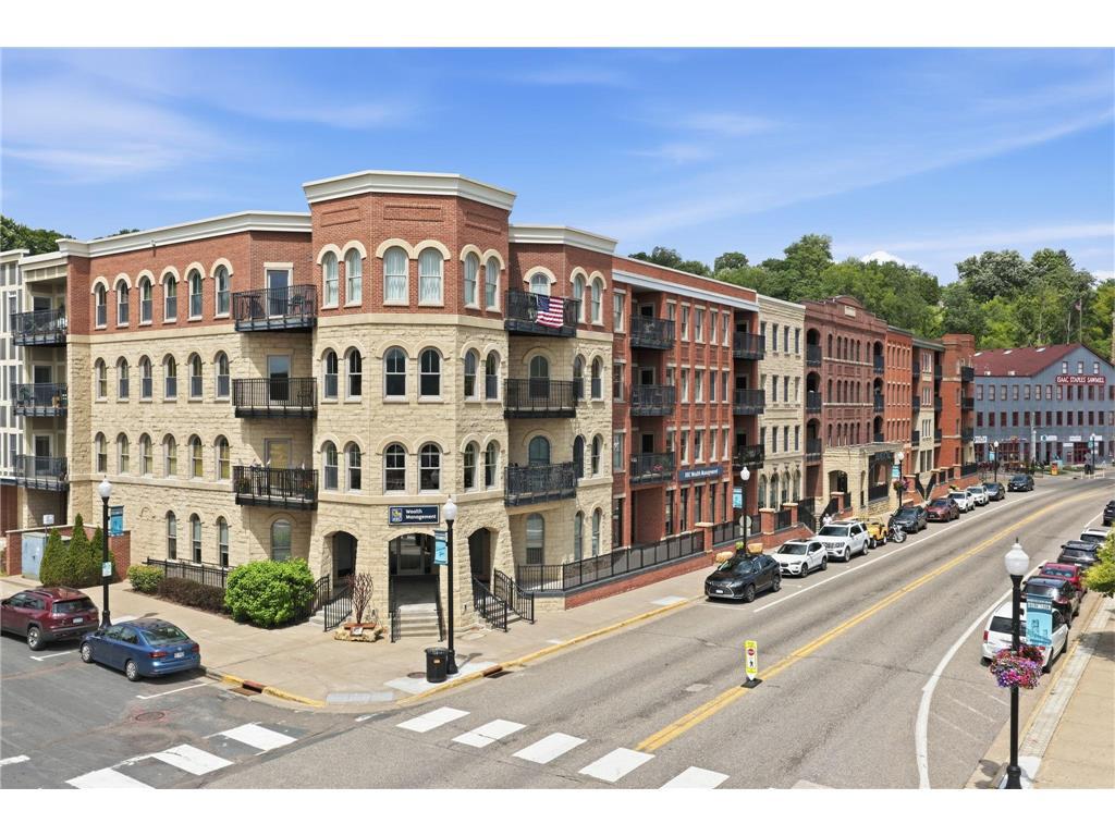 350 Main Street 446 — photo