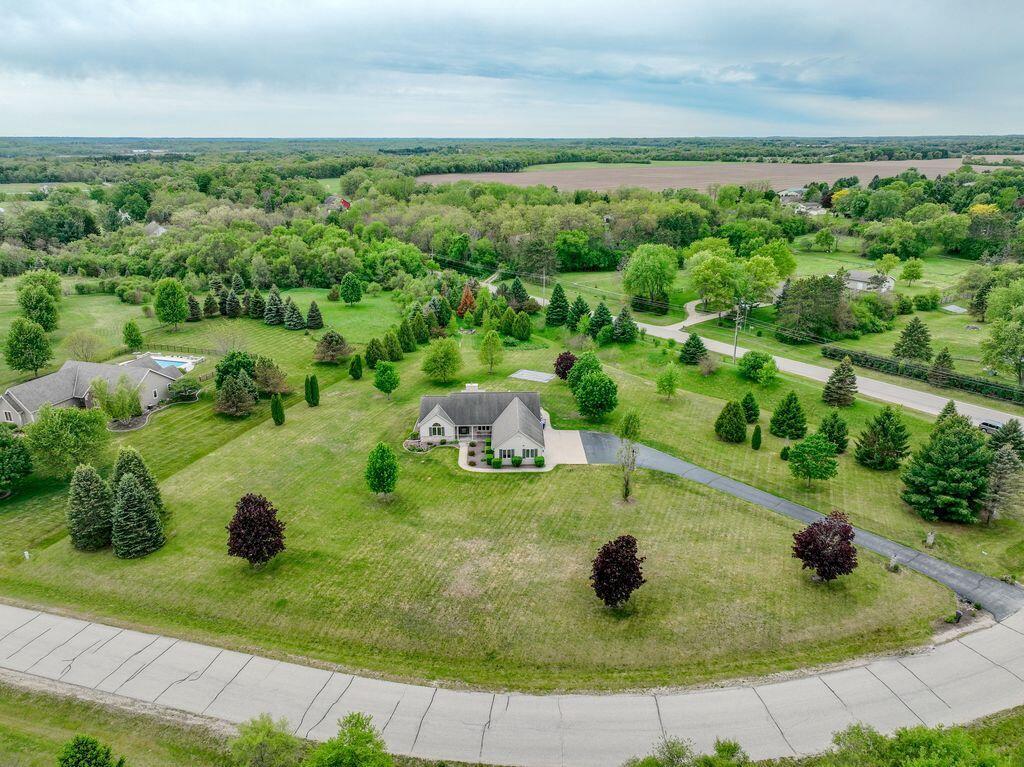 S93W34945 Jericho DRIVE, Eagle, WI 53119 — photo 2