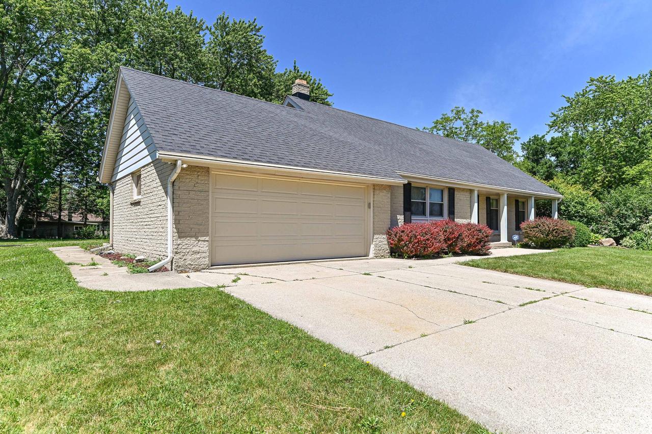 146 Perry AVENUE, Racine, WI 53406 — photo 3