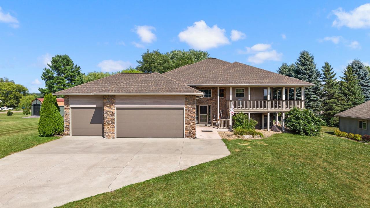 2306 Surrey Lane — photo
