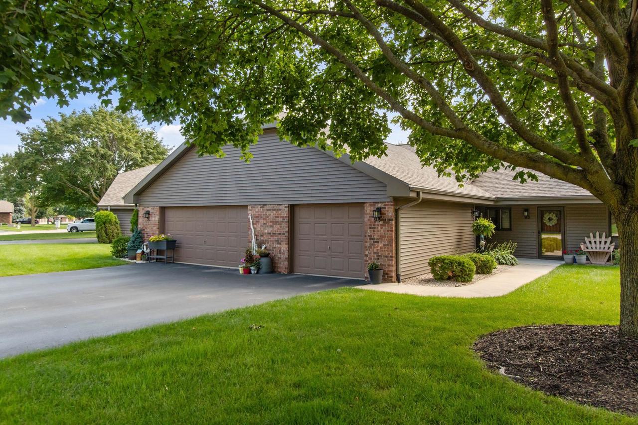 91 Spencer Village Court — photo