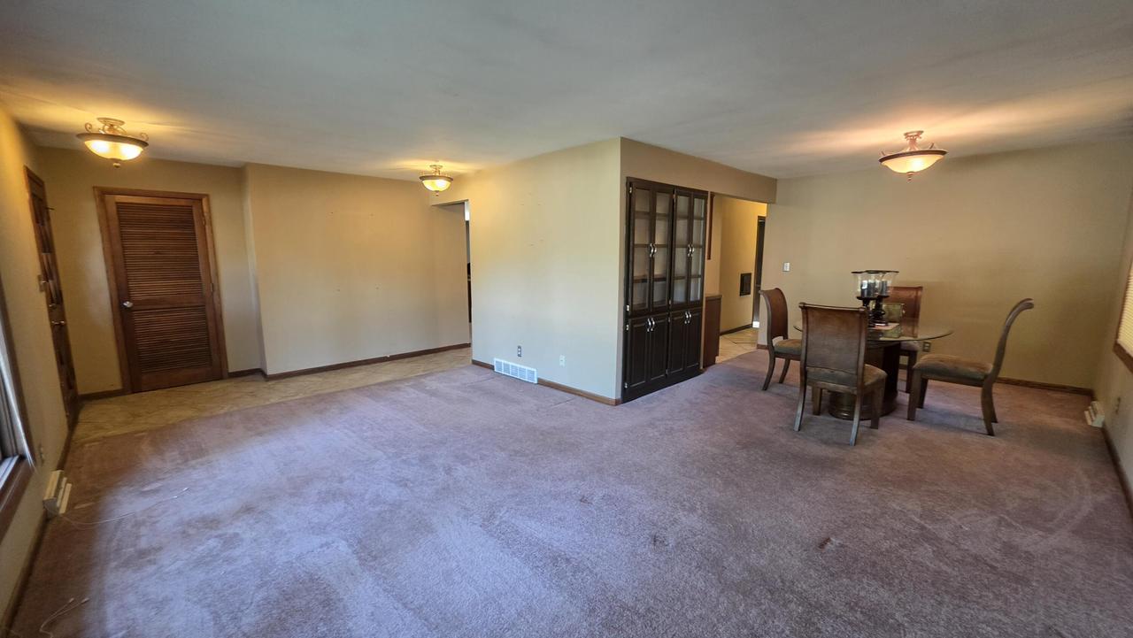 3415 W Cold Spring ROAD, Milwaukee, WI 53221 — photo 2