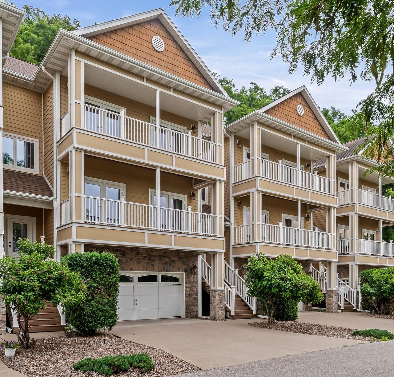 1312 Sunset Court — photo