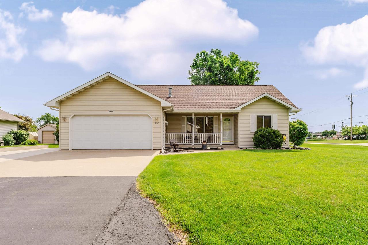 1202 Willow Bend Lane — photo