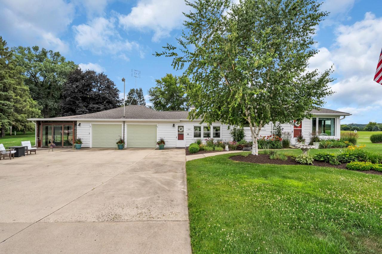 104 Homestead ROAD, Delavan, WI 53115 — photo 2