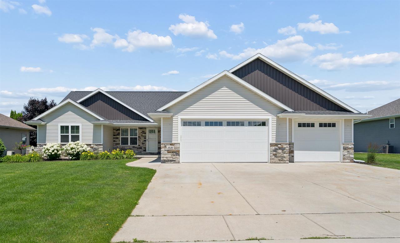 3535 Glen Oaks — photo