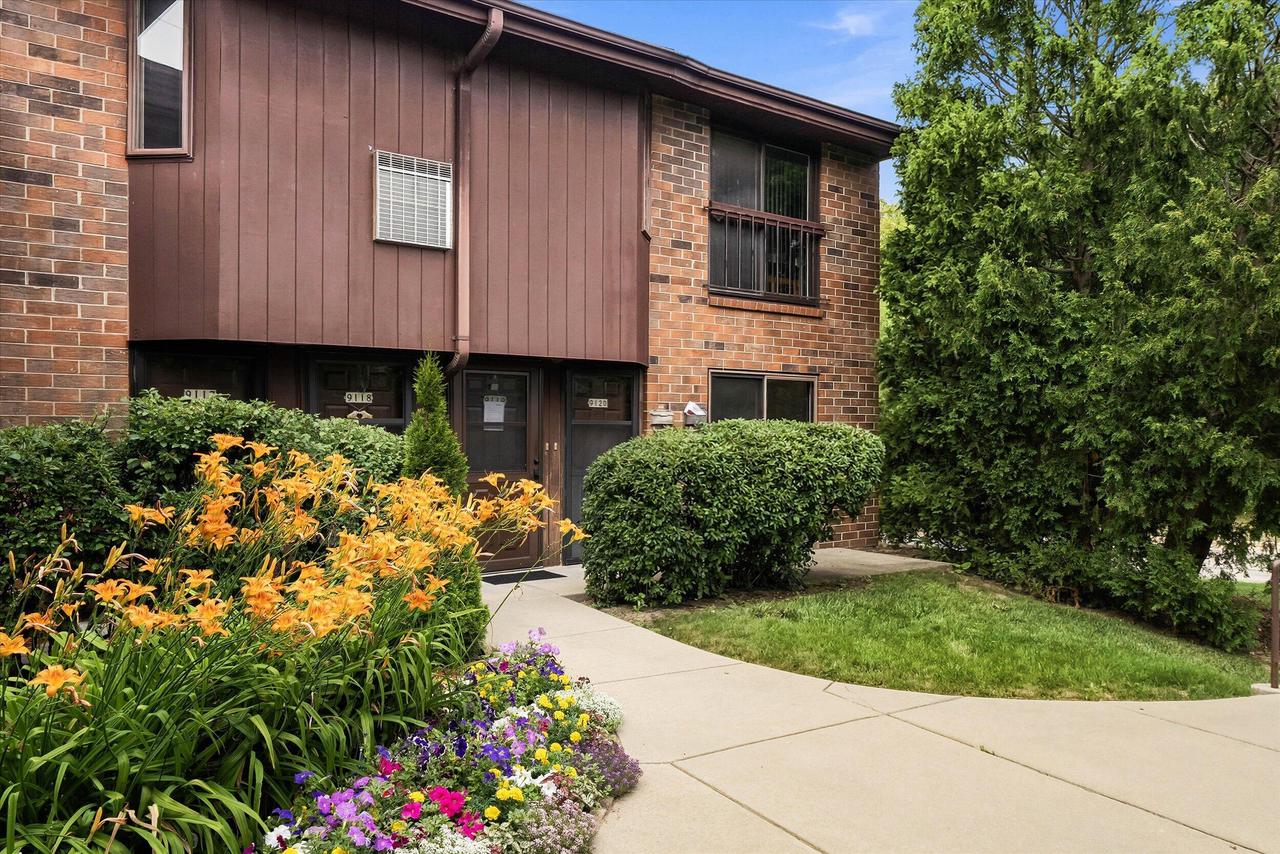9120 N Park Plaza Court 9120 — photo