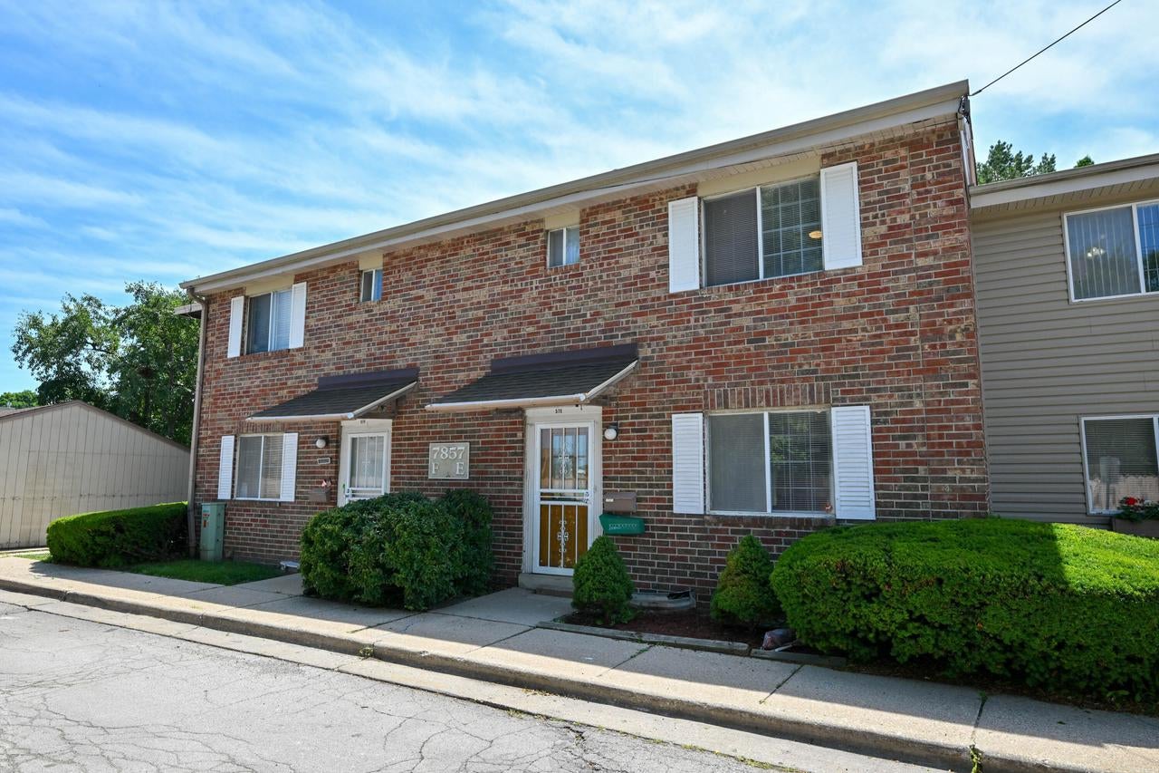 7857 N 60th Street E — photo