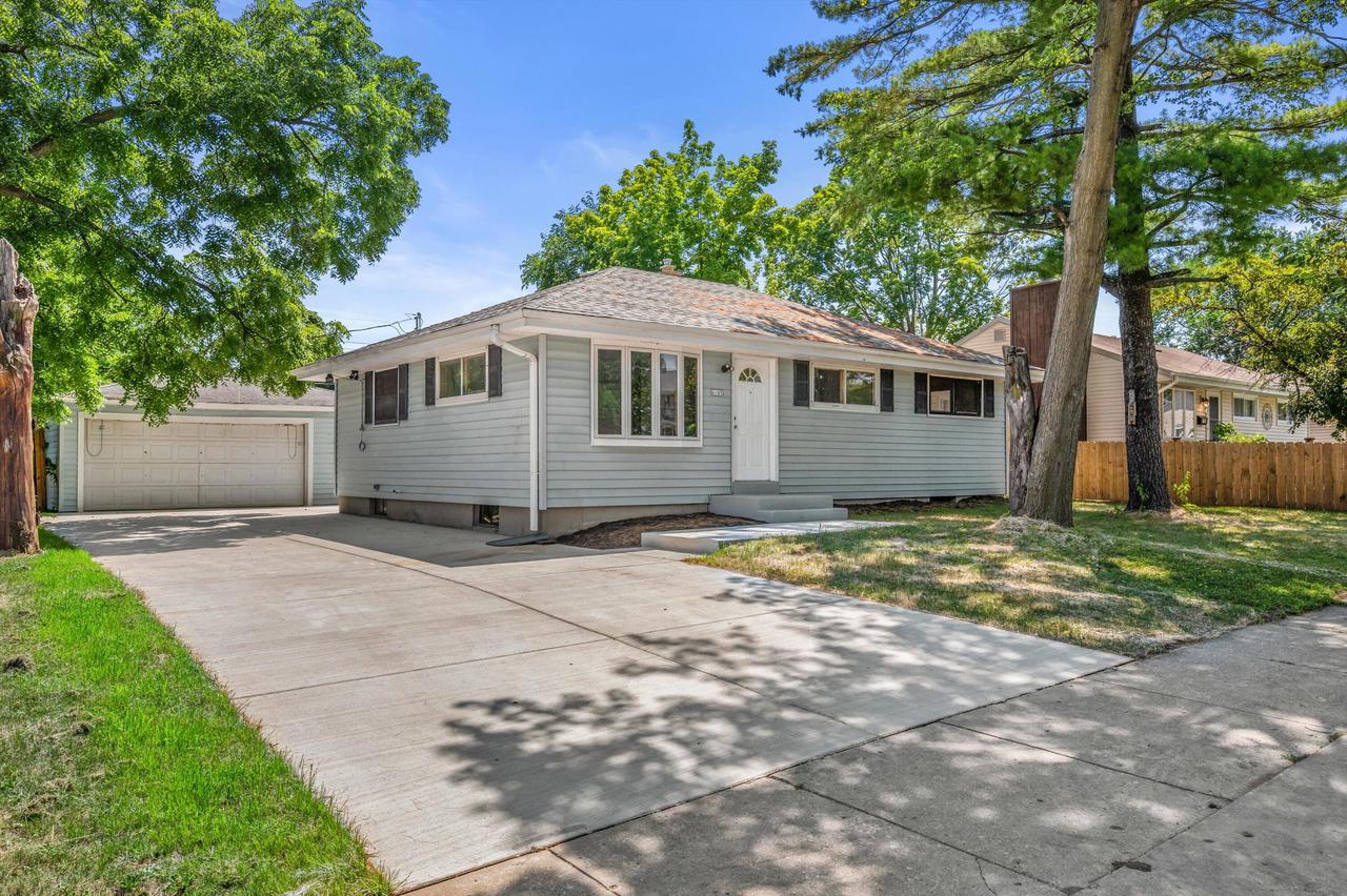6105 W Arizona Court — photo