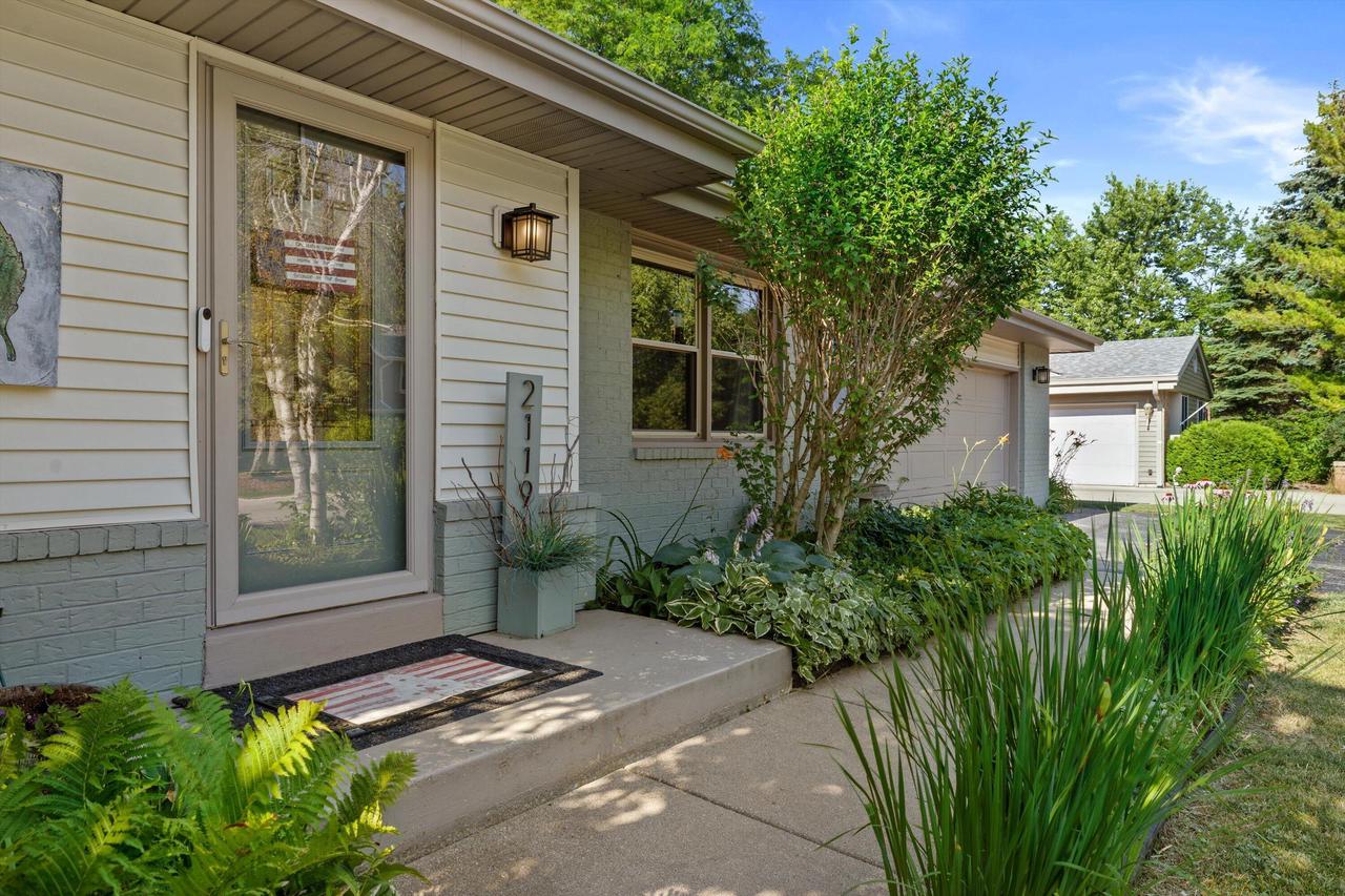 2119 Fireside DRIVE, Racine, WI 53402