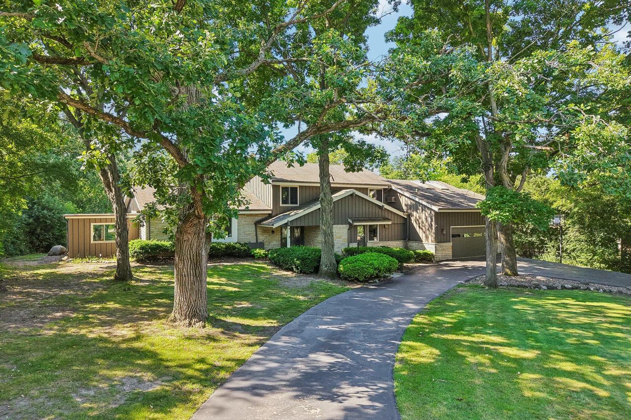 S23W26149 Canterbury Lane — photo