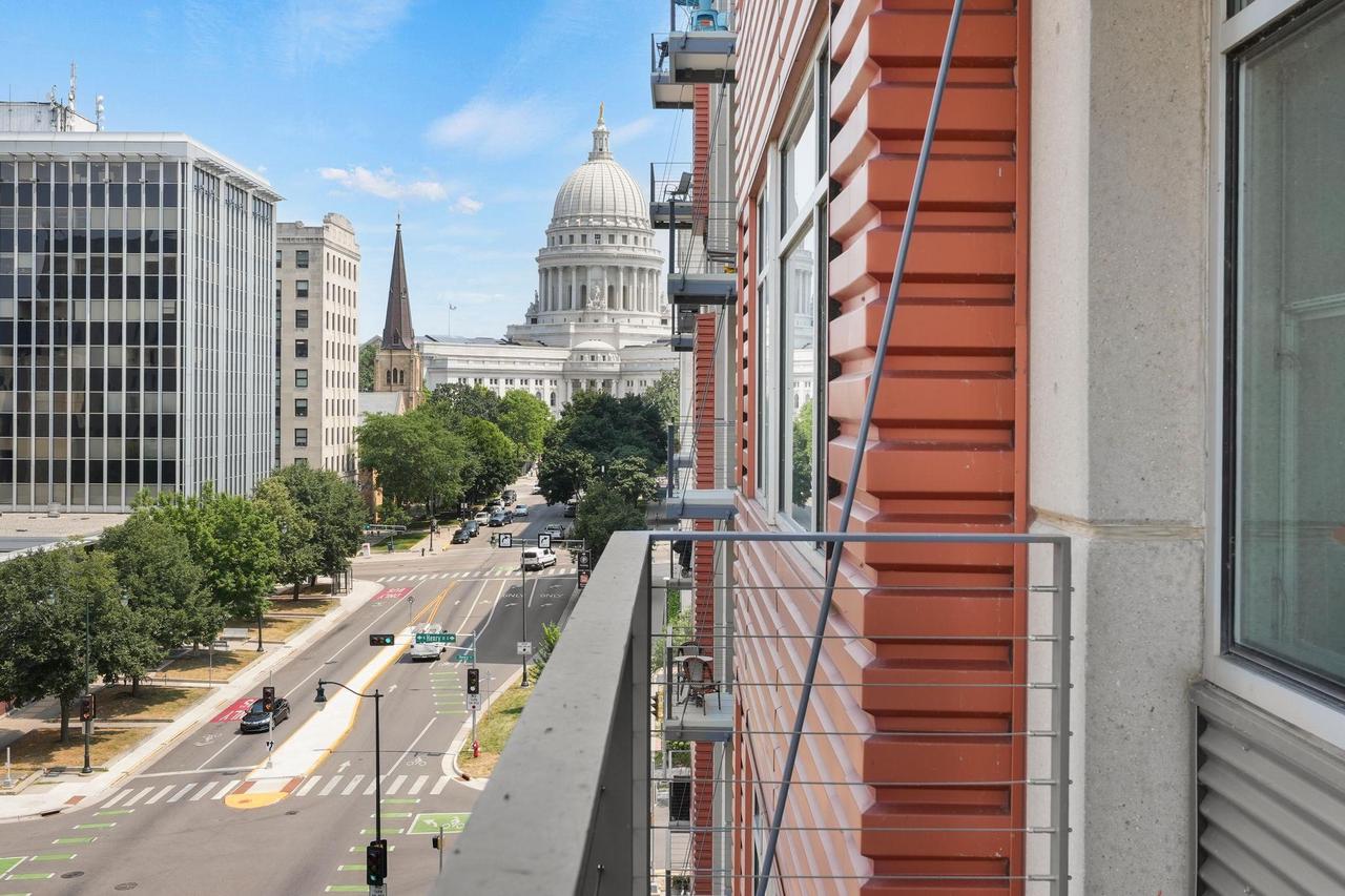 309 W Washington Avenue 601 — photo