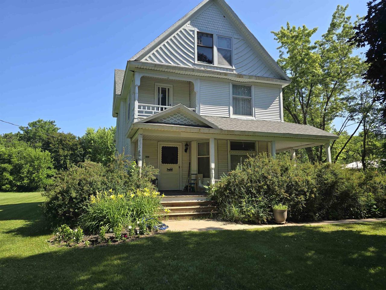 114 W Mill Street — photo