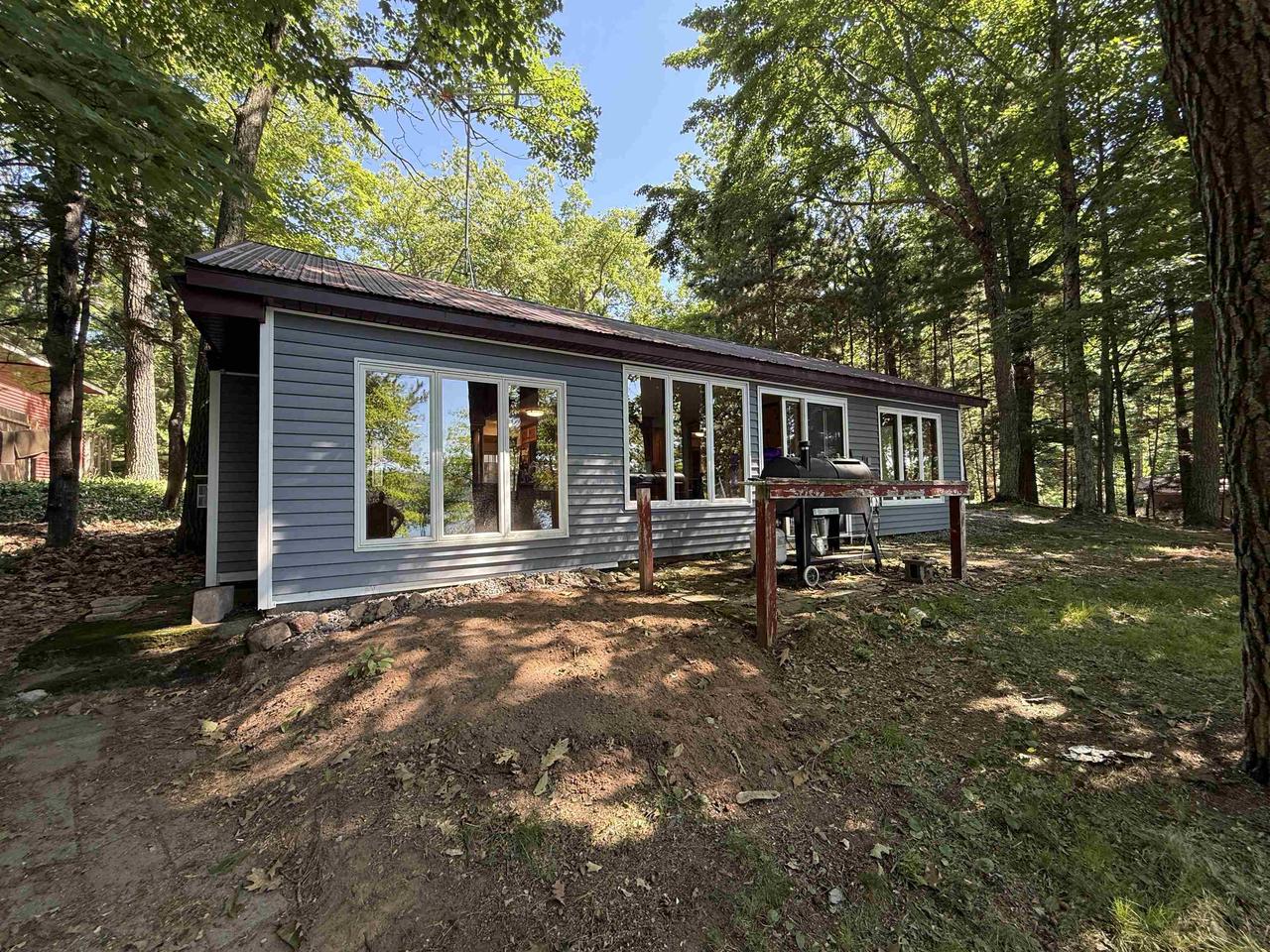 10621 Mann Lake Road — photo
