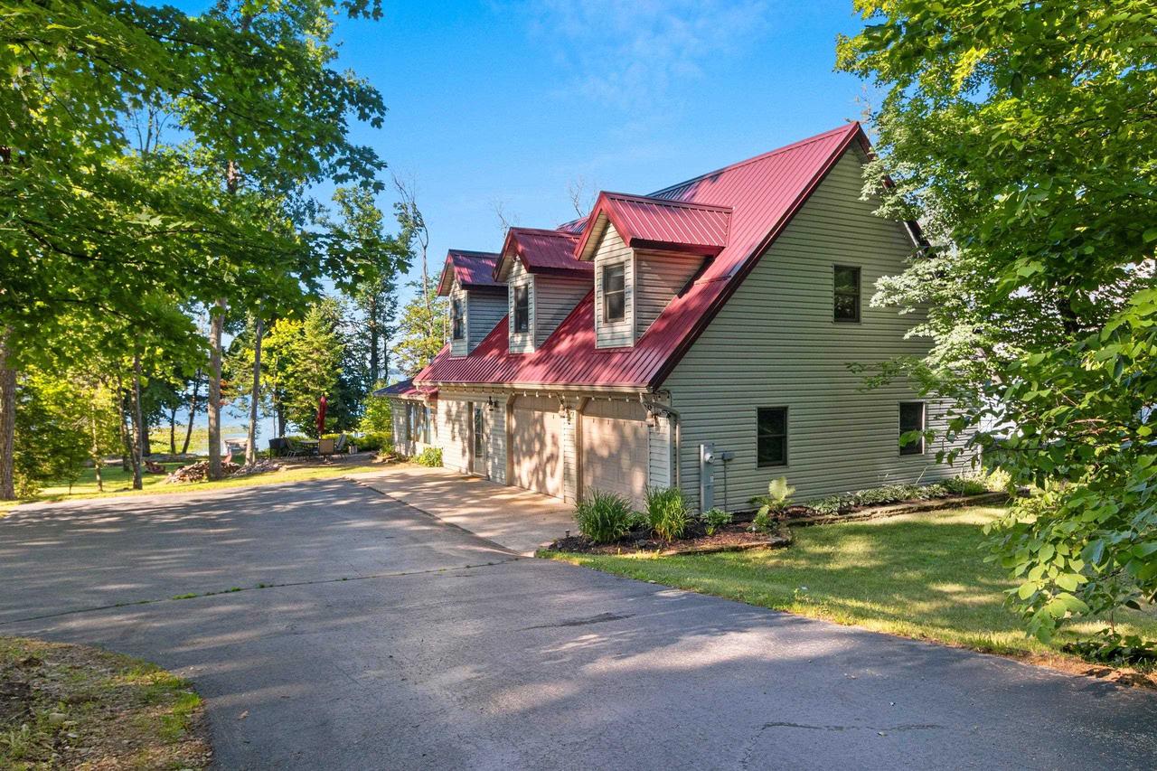 8995 N White Potato Lake Road — photo