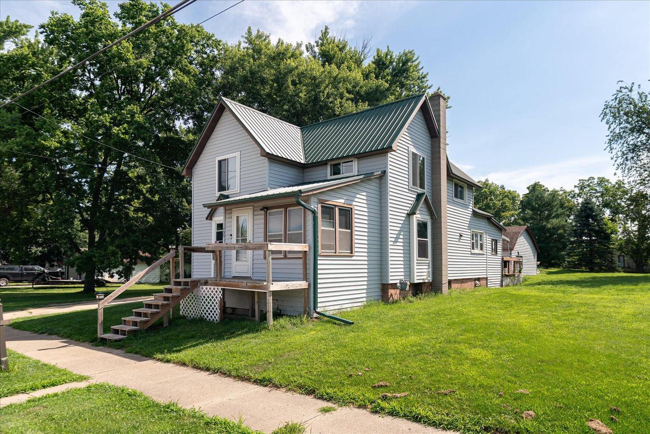 733 Long Court — photo