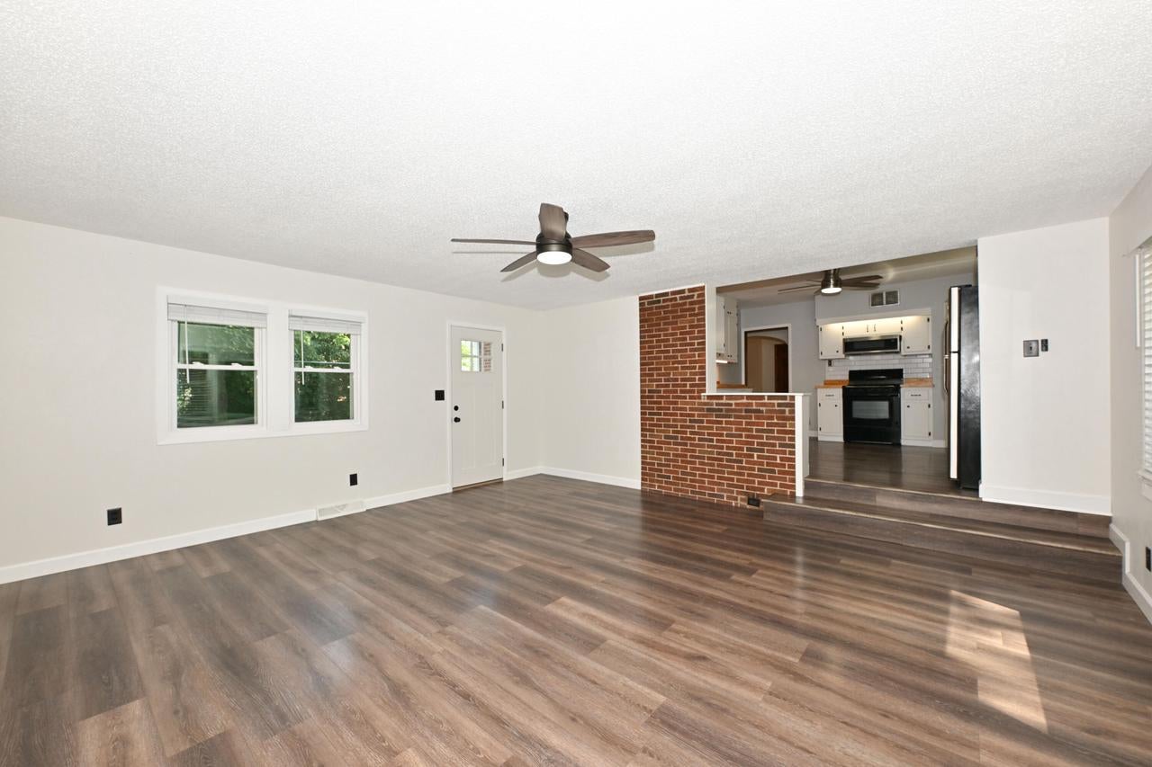 8001 W Cold Spring ROAD, Greenfield, WI 53220 — photo 2