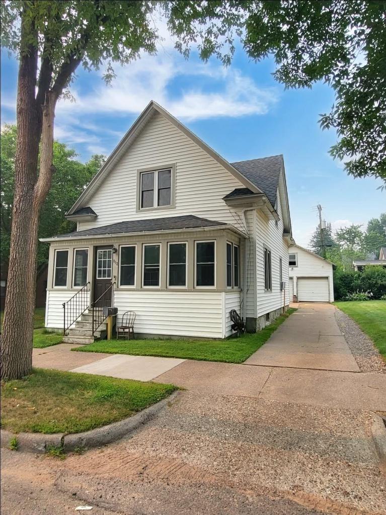 812 E Bridge Street — photo