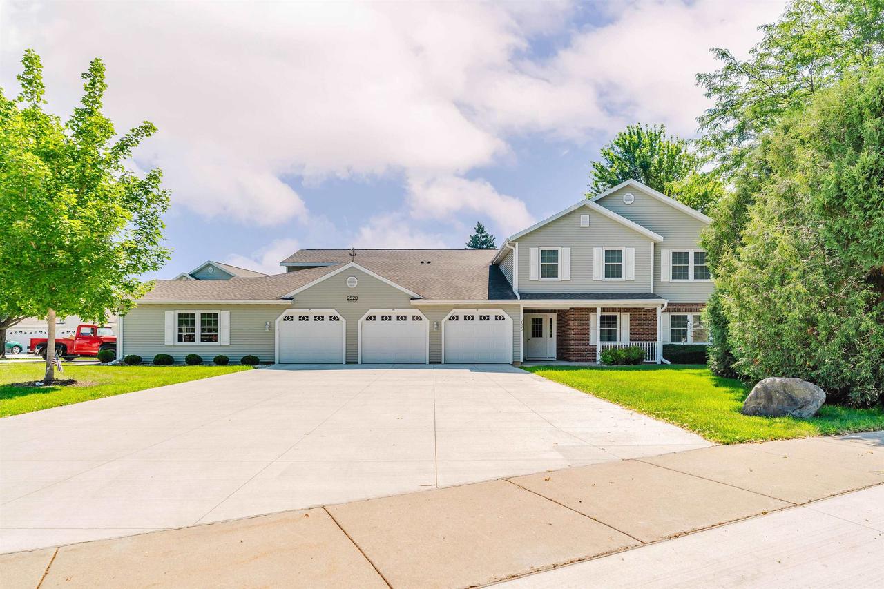 2520 Village Lane #a — photo
