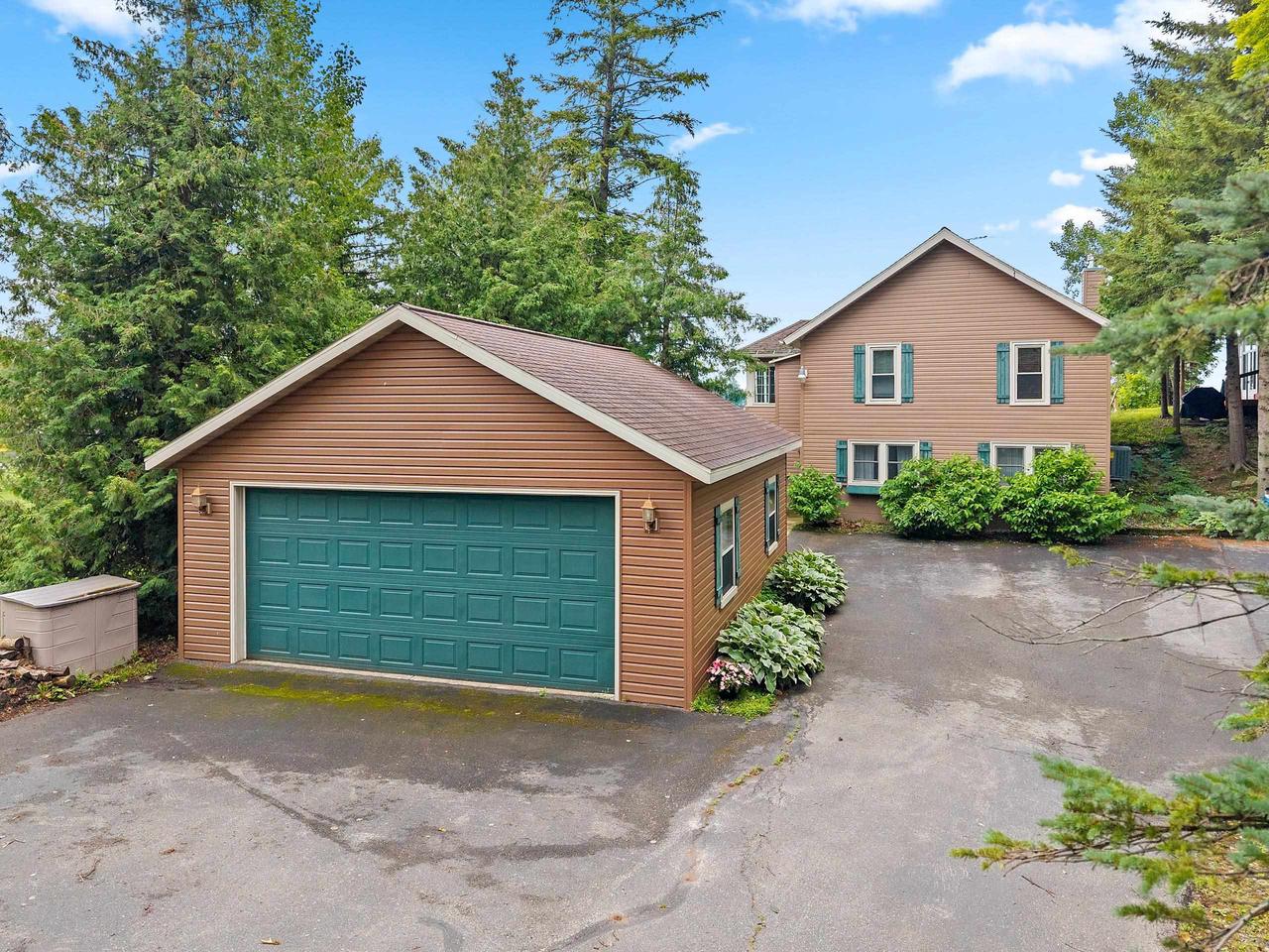 9303 N Kelly Lake Road — photo