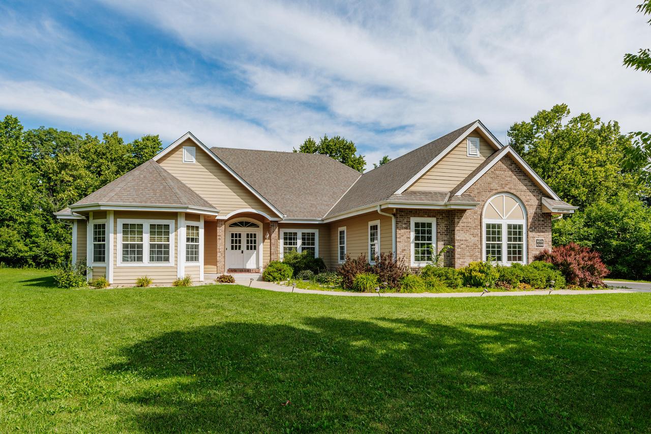 W209N11385 Reger Court — photo