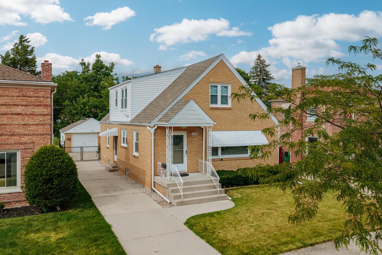 2408 Mitchell STREET, Racine, WI 53403 — photo 2
