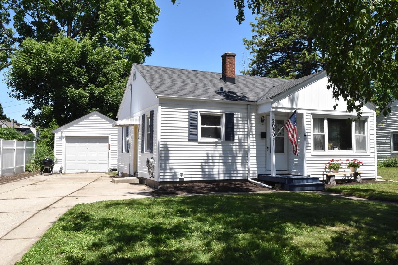 2030 Webster STREET, Racine, WI 53403 — photo 2