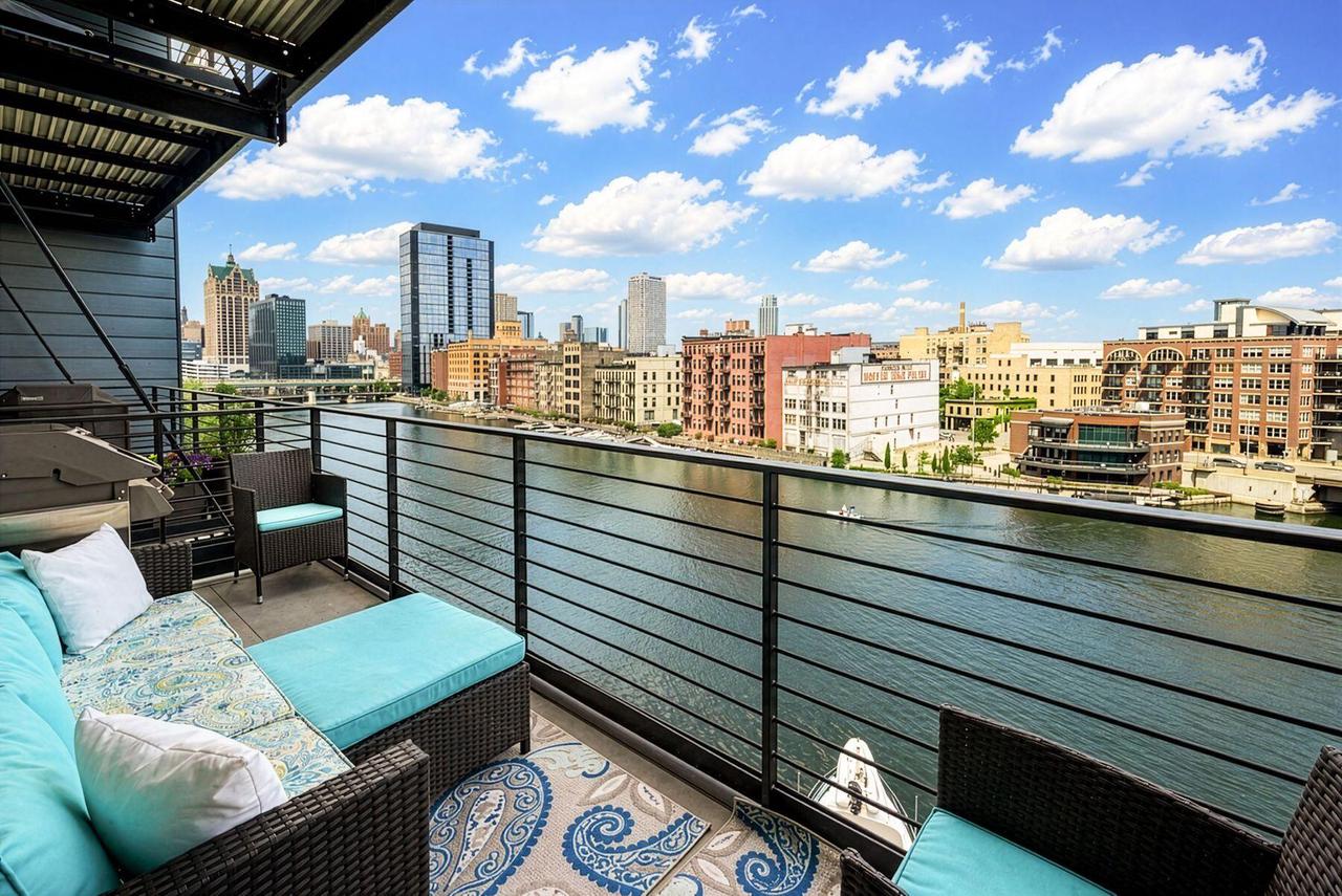 106 W Seeboth Street 616 — photo