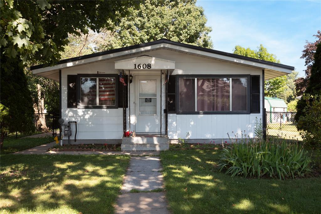 1608 Tainter Street — photo