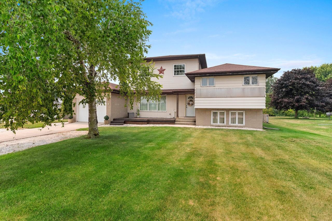 2502 Herman ROAD, Manitowoc, WI 54220 — photo 3