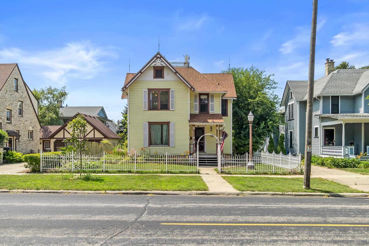408 S Main Street — photo