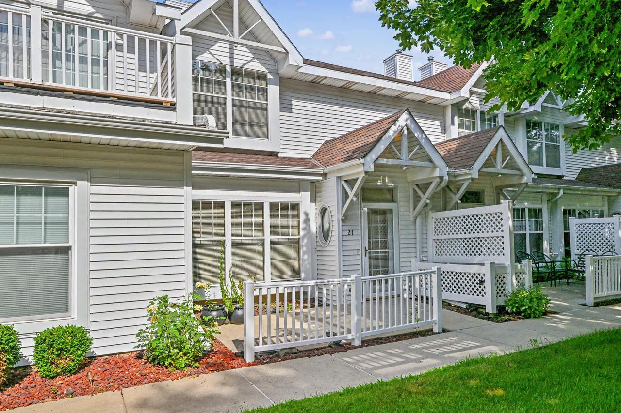 6235 S Creekside Drive 21 — photo