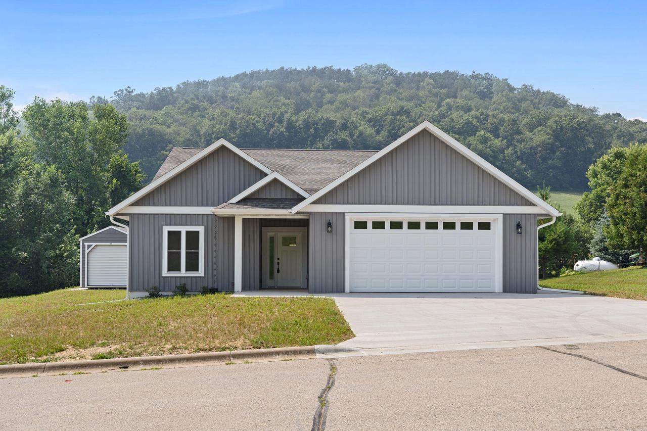 445 White Tail Drive — photo