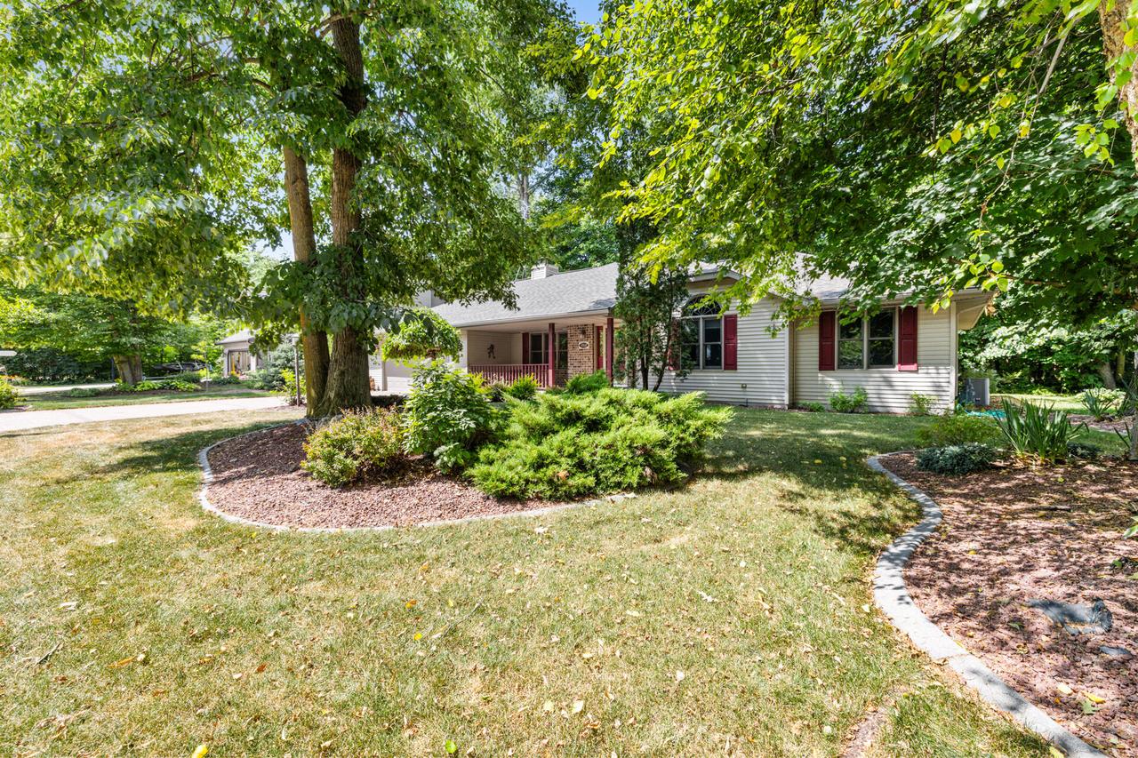 1912 Mapletree ROAD, Howards Grove, WI 53083 — photo 3