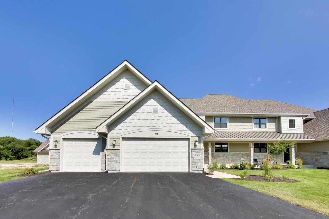 713 Greenview Circle — photo