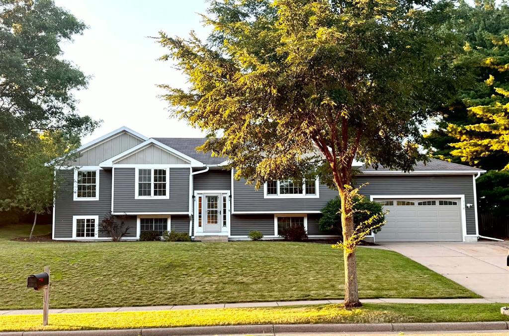 718 Farr Court — photo