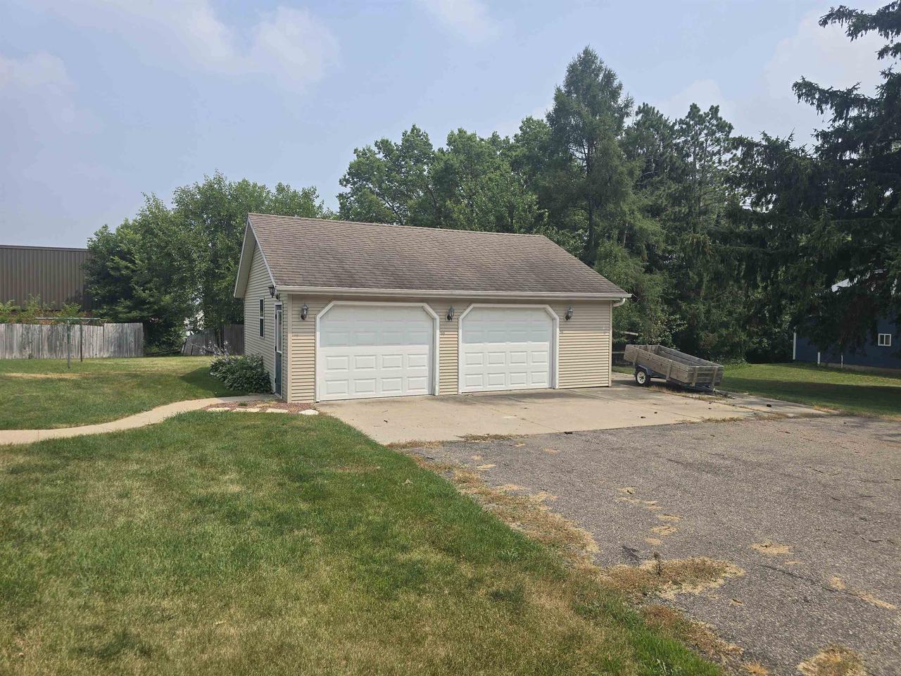714 Ridge STREET, Mineral Point, WI 53565 — photo 2